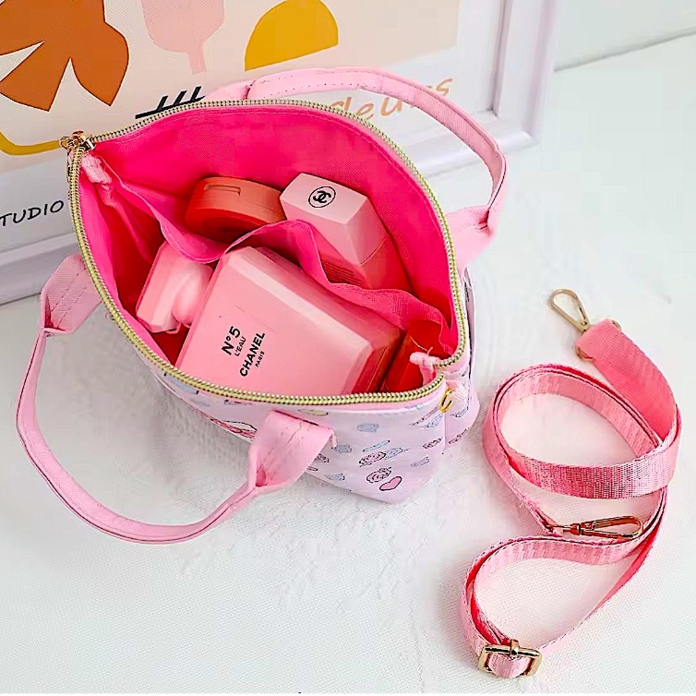 Hello Kitty and Friends Crossbody Handbag - Picture 5 of 6